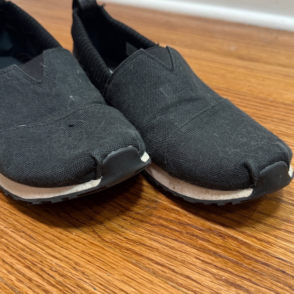TOMS Classic Black Canvas Slip-Ons - Picture 7 of 14